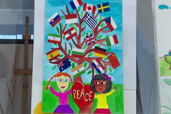 درخشش ۲ کودک گیلانی در جشنواره ملی نقاشی «صلح و دوستی»