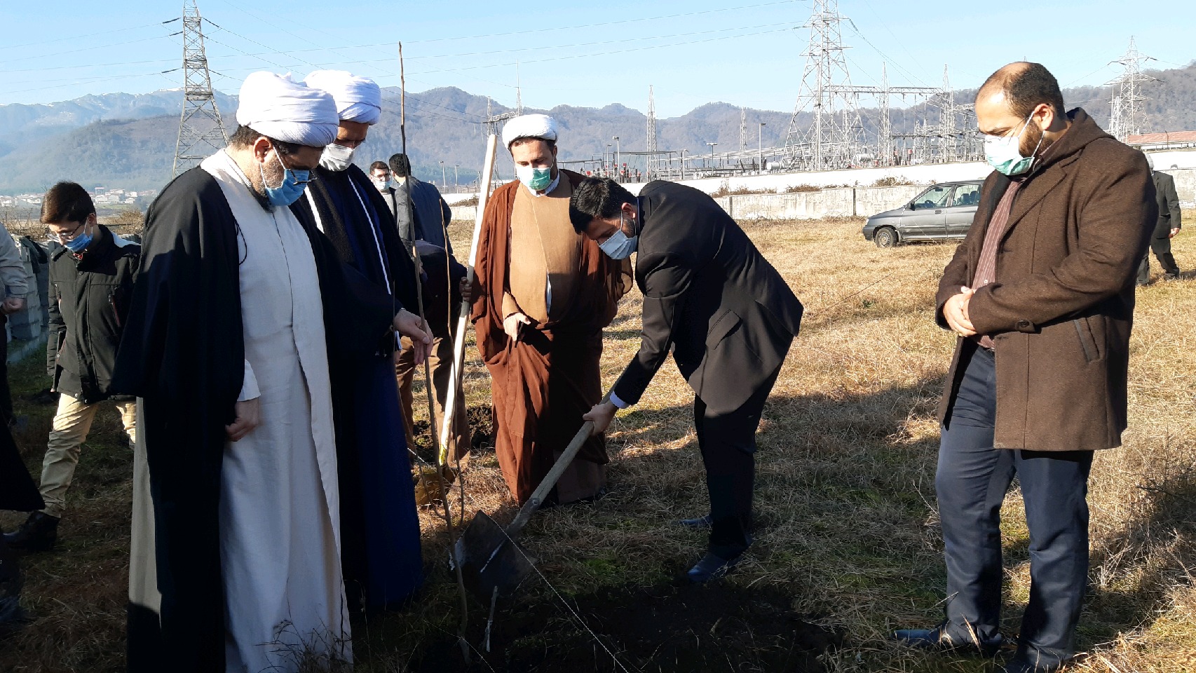 کاشت۵ هزار اصله نهال در موقوفات گیلان آغاز شد.