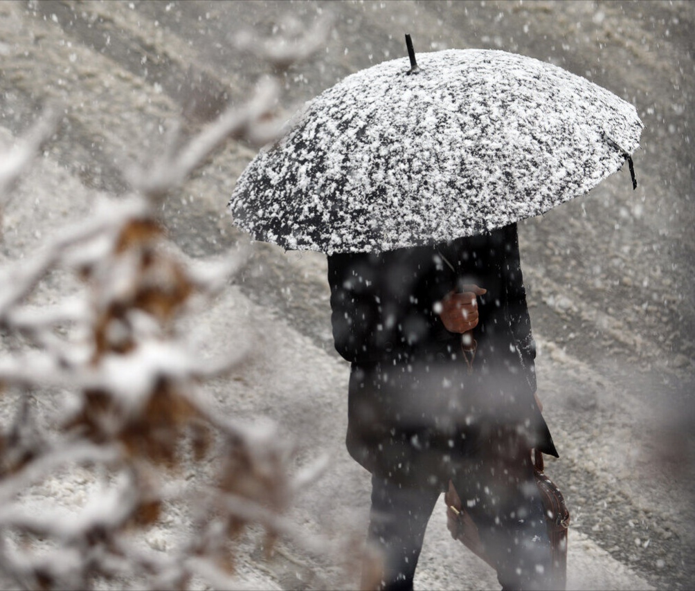باران، برف و وزش باد در راه گیلان دمای هوا ١۴ درجه کاهش، می یابد.