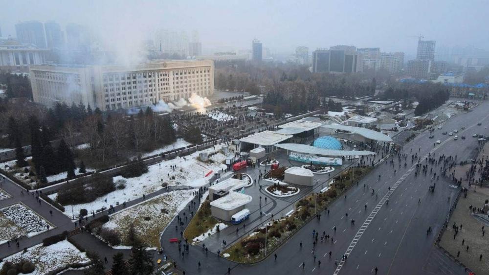 ناآرامی در قزاقستان در پی افزایش قیمت سوخت/ خانه رییس جمهوری قزاقستان به آتش کشیده شد.