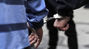 دستگیری قاتل فراری در صومعه‌سرا/ او یک ماه در جنگل خوابیده بود.